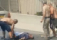  فيديو: شبان عرب ينتشلون سائق من بين النيران بعد احتراق مركبته جنوب يافا 